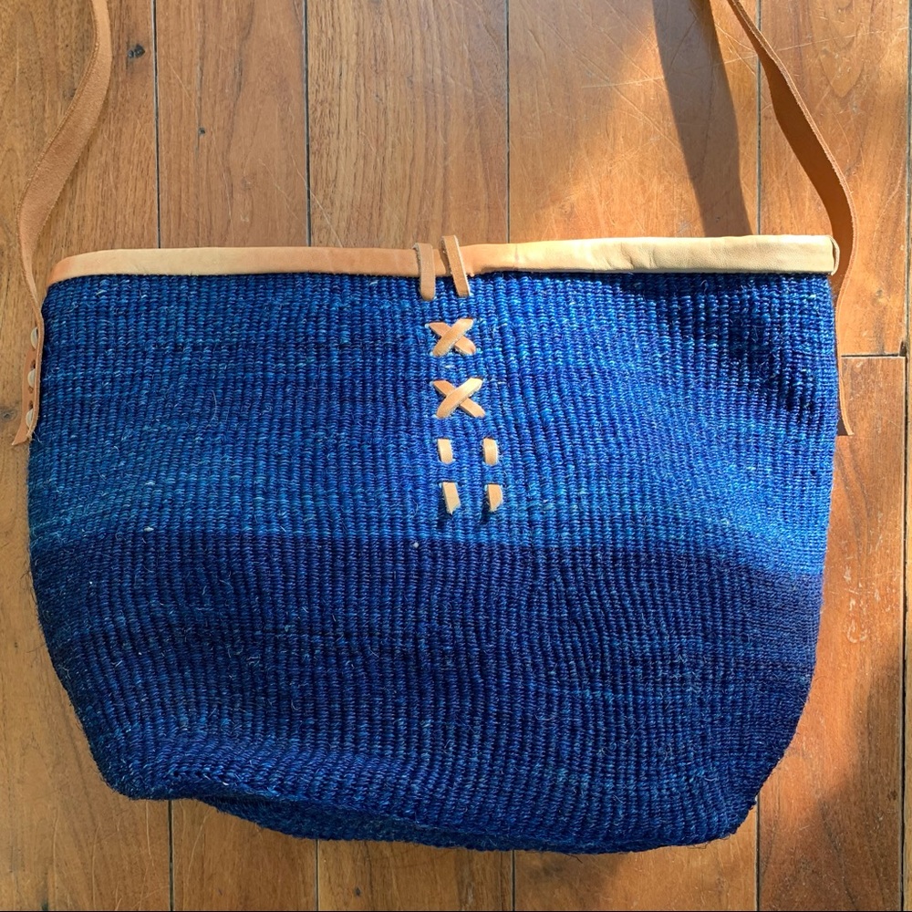 Blue Boho Natural Hand Woven Sisal Tote Crossbody Bag - Picture 4 of 11